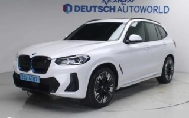 BMW iX3 2023/08 54,048km