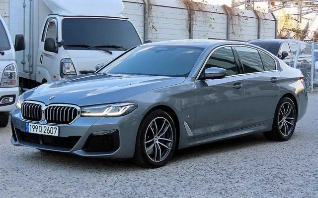 BMW 5시리즈 2023/03 76,368km